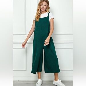 283. ❄️Quilted scuba cropped wide leg overall in forest green